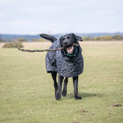 Alternative view of Rukka haina ploaie caini impermeabila reflectorizanta